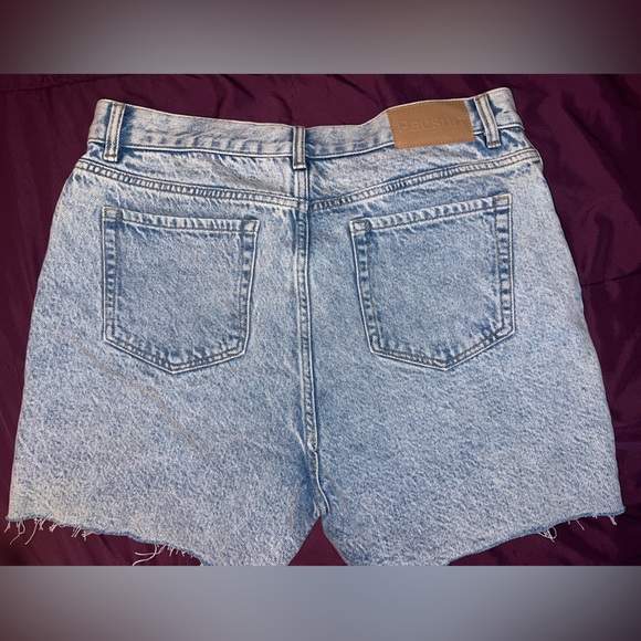 PacSun 90s Girlfriend Denim Shorts Light Wash Size 31 - Picture 2 of 6